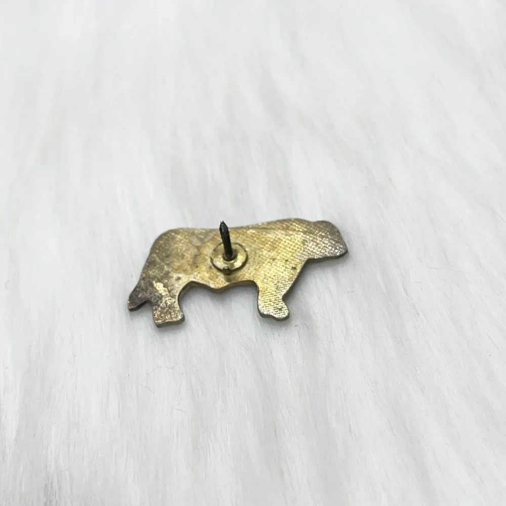🔮 5/$25 Vintage‎ Red Cow Pin